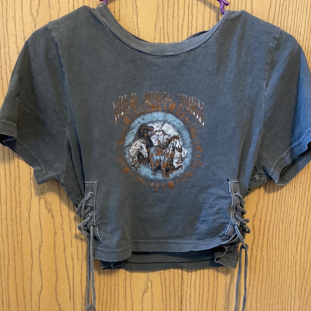 graphic tee